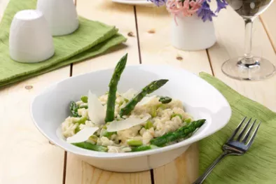 Risotto con gli asparagi: 6 ricette da leccarsi i baffi!