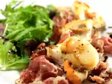 Ricetta Capesante flambé al profumo di menta con pancetta croccante e misticanza