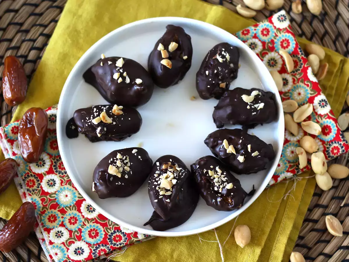 Ricetta Datteri ripieni ricoperti di cioccolato