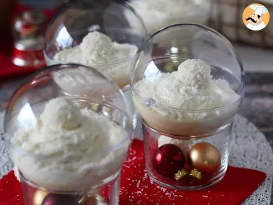 Crema Raffaello, il dolce al cucchiaio da favola in una pallina di Natale - foto 3