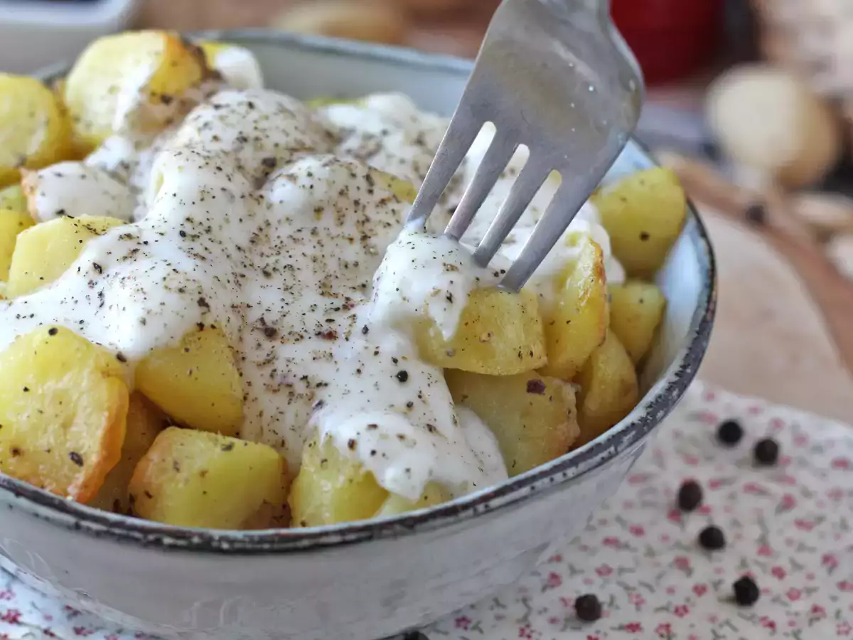 Patate cacio e pepe cremose al forno: il contorno facile che fa impazzire tutti!