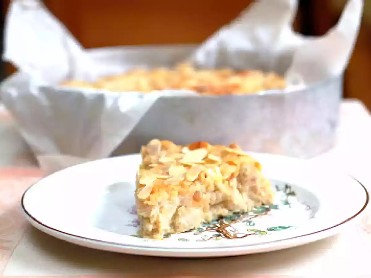 Torta di pane alla vaniglia, fichi e mandorle