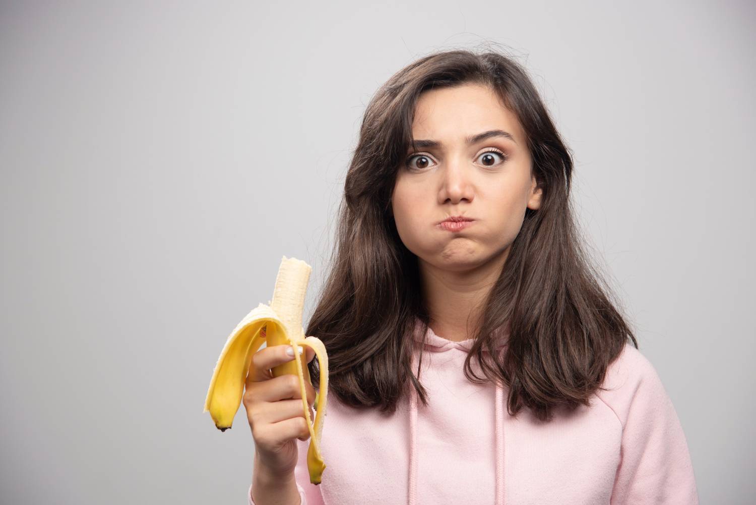 I due volti della banana: scopri quando favorisce o ostacola l’intestino!