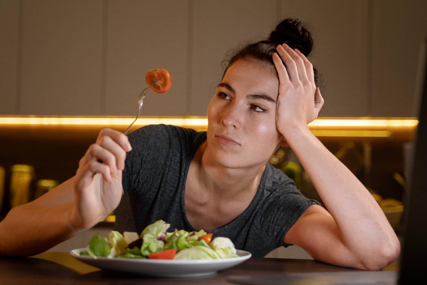 Perché è meglio evitare di iniziare una dieta a gennaio: smontiamo i miti dei propositi per il nuovo anno!