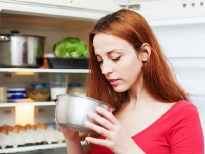 Lasciare il cibo fuori dal frigorifero è uno dei più grandi errori in cucina. Scoprite perché!