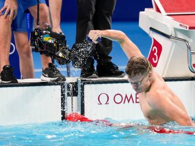 Léon Marchand: il ritmo impressionante di un campione che consuma 10.000 calorie al giorno!