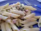 Ricetta Penne con panna, prosciutto e piselli