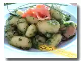 Ricetta Gnocchi al salmone e pesto di zucchine e rucola