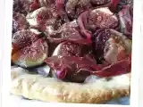 Ricetta Pizza ai fichi, prosciutto crudo, caprino e timo