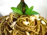 Ricetta Spaghetti al pesto di menta e mandorle