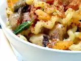 Ricetta Fusilli con porcini, pancetta e crumble di funghi porcini