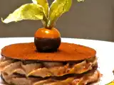 Ricetta Millefoglie di cioccolato con mousse di castagne e salsa di cachi