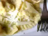 Ricetta Ravioli di pera, con scaglie di pecorino