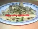 Ricetta Garganelli fatti in casa con funghi champignon, zucchine e pinoli