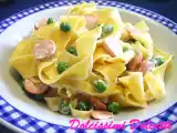 Ricetta Pappardelle colorate con piselli e wurstel