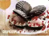 Ricetta Conchiglie di cioccolato con gelato alla fragola