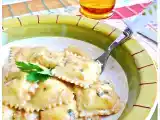 Ricetta Ravioli con salsa di funghi e noci