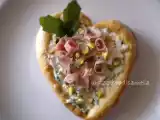 Ricetta Cuore di sfoglia, philadeplhia mortadella e pistacchi