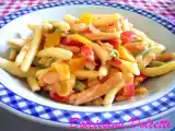 Ricetta Pasta colorata cremosa con salmone e peperoni