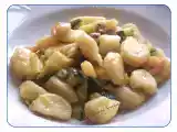Ricetta Gnocchetti di pasta con zucchine gamberetti e vongole