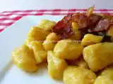 Ricetta Gnocchi di zucca con burro, salvia e pancetta croccante