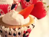 Ricetta Cupcake senza burro alle fragole con frosting alla ricotta