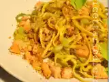 Ricetta Fettuccine al salmone sedano e crumble