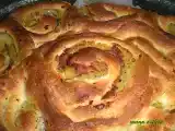 Ricetta Torta di rose con pesto di fave e salame
