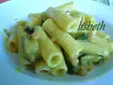 Ricetta Maccheroncini alle zucchine con curry e crème fraîche