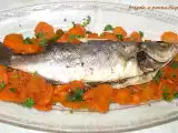 Ricetta Spigola al forno con letto di carote