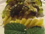 Ricetta Pasta con zucchine, menta e semi di sesamo