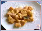 Ricetta Gnocchi di zucca a e pane grattugiato, un primo vegetariano gustosissimo