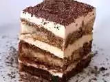 Ricetta Tiramisù al mirto con bicchiere al cioccolato fondente e filu e ferru