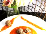 Ricetta Vellutata di carote e mini polpettine di carne con mandorle e menta