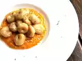 Ricetta Gnocchetti di ricotta al profumo di salvia su vellutata di zucca