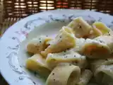 Ricetta Mezzi paccheri alla crema di patate, ricotta e semi di anice di montagna