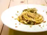 Ricetta Tagliatelle al pesto di nocciole