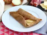 Ricetta Galette di grano saraceno con scamorza, pancetta e patate