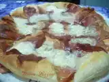 Ricetta Pizza di pasta sfoglia con speck e scamorza affumicata