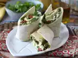 Ricetta Wrap vegetariano con hummus, rucola, peperoni e feta