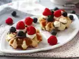 Ricetta Waffle con frutta, cioccolato e crema al mascarpone