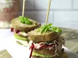 Ricetta Panino avocado e barbabietola, vegan