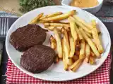 Ricetta Hamburger in friggitrice ad aria: pronti in pochissimi minuti!