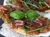 Ricetta Croffle gourmet: un'esplosione di sapori con confettura di fichi, caprino e prosciutto crudo!