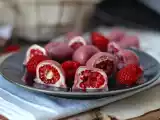 Ricetta Lamponi ricoperti di cioccolato bianco e ruby: esplosione di gusto in un solo boccone!