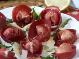 Ricetta Tortelloni di bresaola farciti con rucola e ricotta: sfiziosi e pronti in 10 minuti!