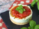 Ricetta Cheesecake salata monoporzione con basilico e pomodorini: idea sfiziosa per buffet e aperitivi