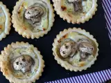 Ricetta Tartellette di halloween con funghi e formaggio fresco aromatizzato