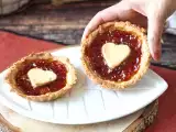 Ricetta Crostatine di san valentino alla confettura di fragole: dolcetti romantici fatti in casa