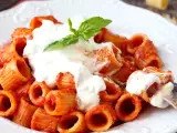 Ricetta Pasta con stracciatella e pomodoro cremosa: il primo piatto pronto in 10 minuti